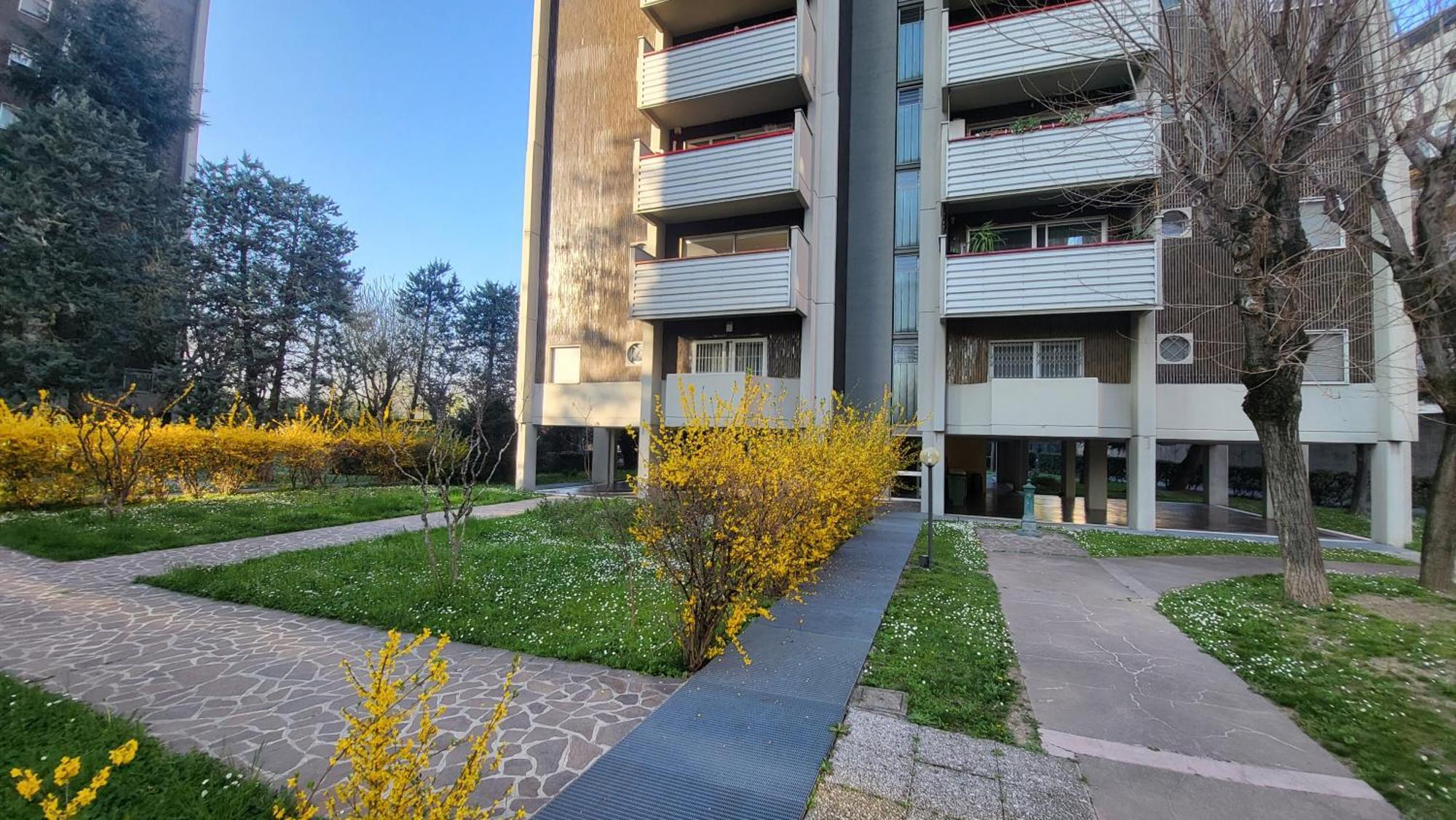 Toma Apartment Trilocale Moderno Per Max 6 Persone Milão Exterior foto