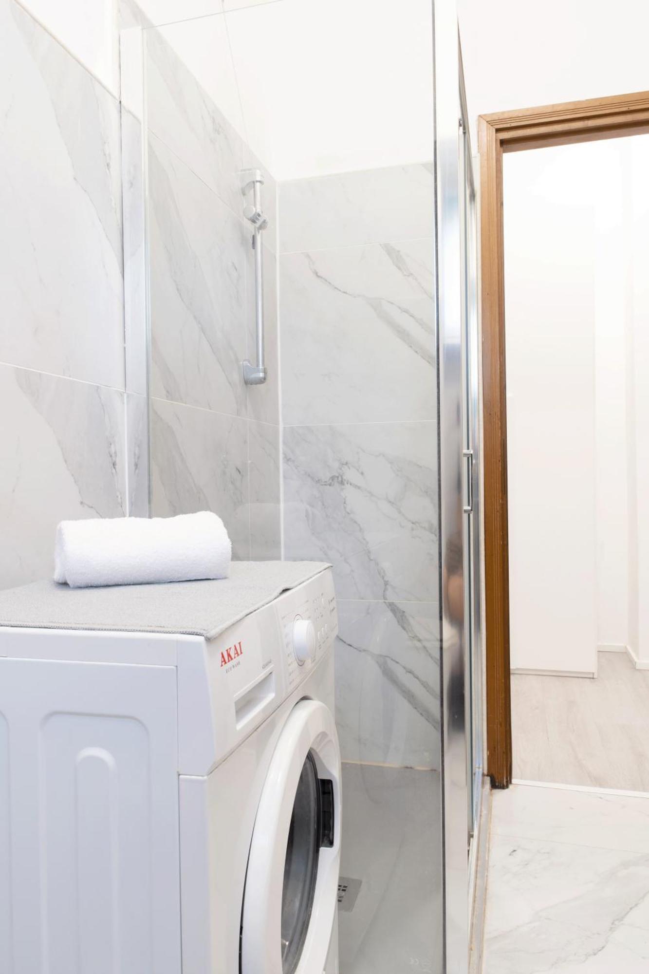Toma Apartment Trilocale Moderno Per Max 6 Persone Milão Exterior foto