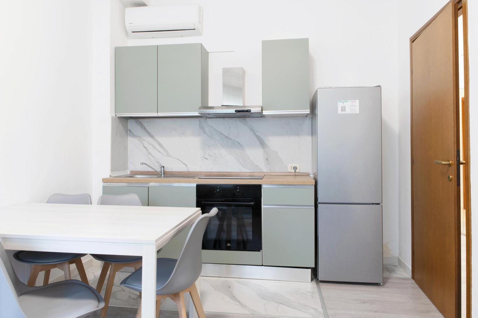 Toma Apartment Trilocale Moderno Per Max 6 Persone Milão Exterior foto